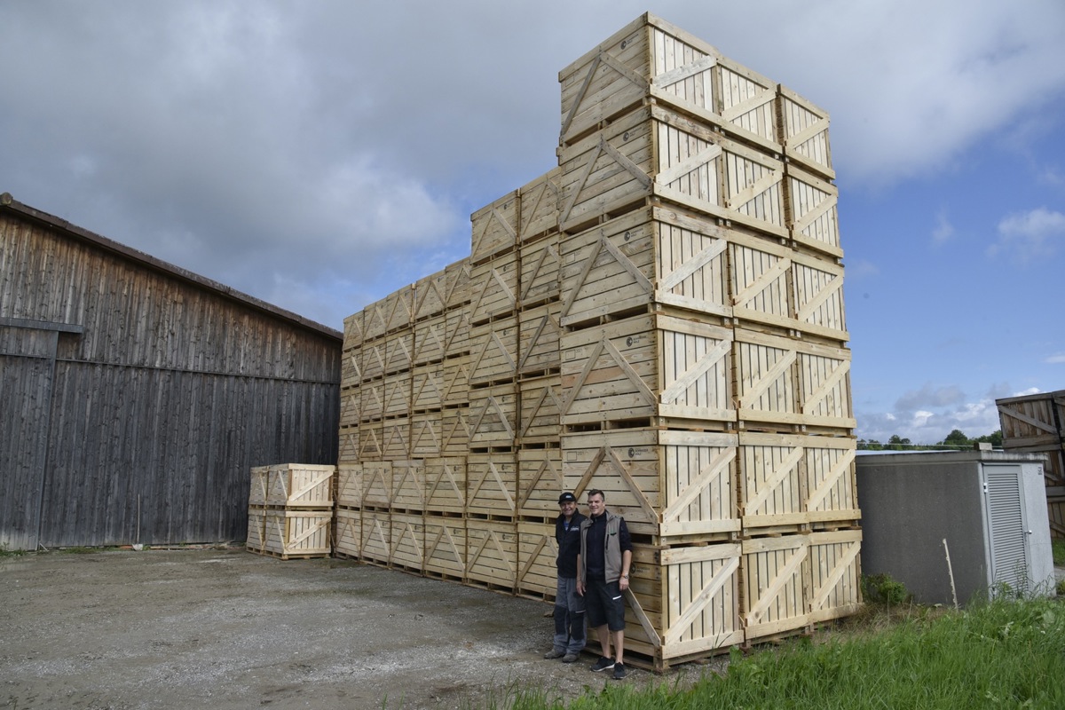 Landwirt Jürg Gisler (links) und Martin Germann