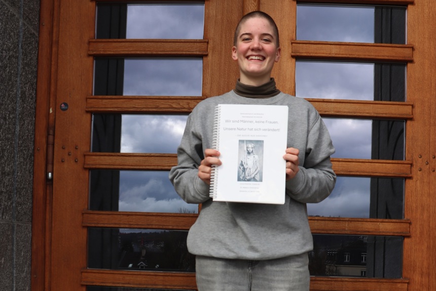 1004 9 Lorca Holscher St2