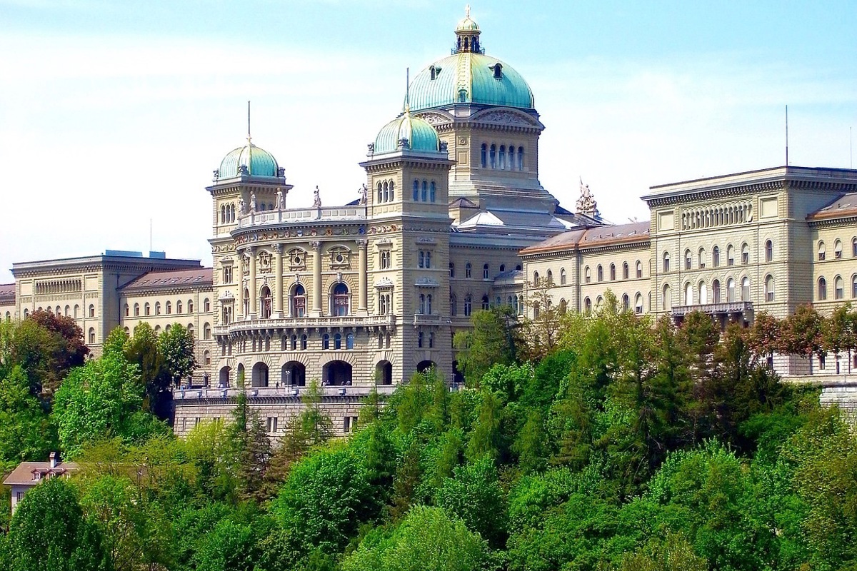 Ist das Bundeshaus in Bern Sitz des Nationalmuseums