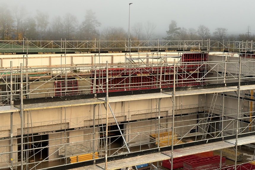 1212 3 Sek Uhwiesen Turnhalle Zvg19