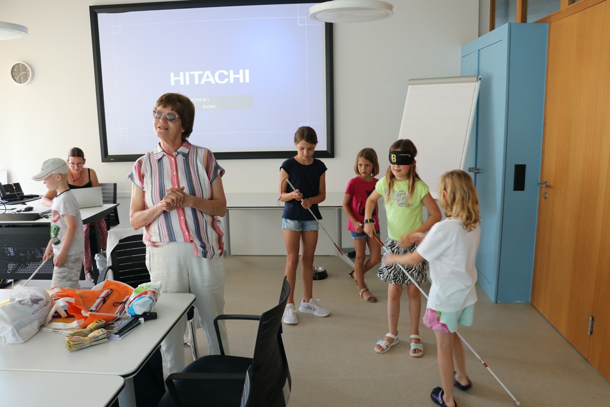 Helene Zimmermann führte durch den zweistündigen Kurs und vermittelte den Kindern spielerisch ihr Wissen.