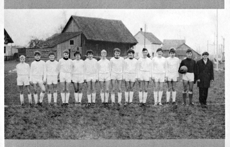 Seit 1942 bildet der FCEM auch den Nachwuchs aus. Hier ein Bild der B-Junioren der Saison 1967/1968.