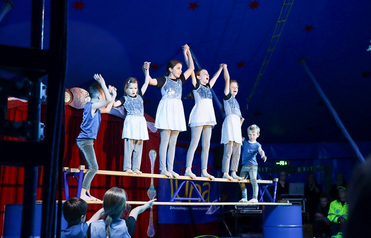 Die Kinder der Primarschule Dägerlen mussten für ihre Zirkusnummern nicht nur die Balance halten ...