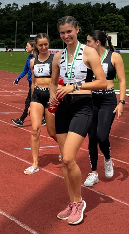 Nadja Lüthi aus Marthalen (vorne) errang dreimal Gold und einmal Silber.