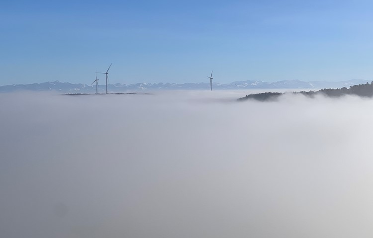 Windräder bringen die grösste Leistung in der Höhe und im Winter: Die Anlage Verenafohren.