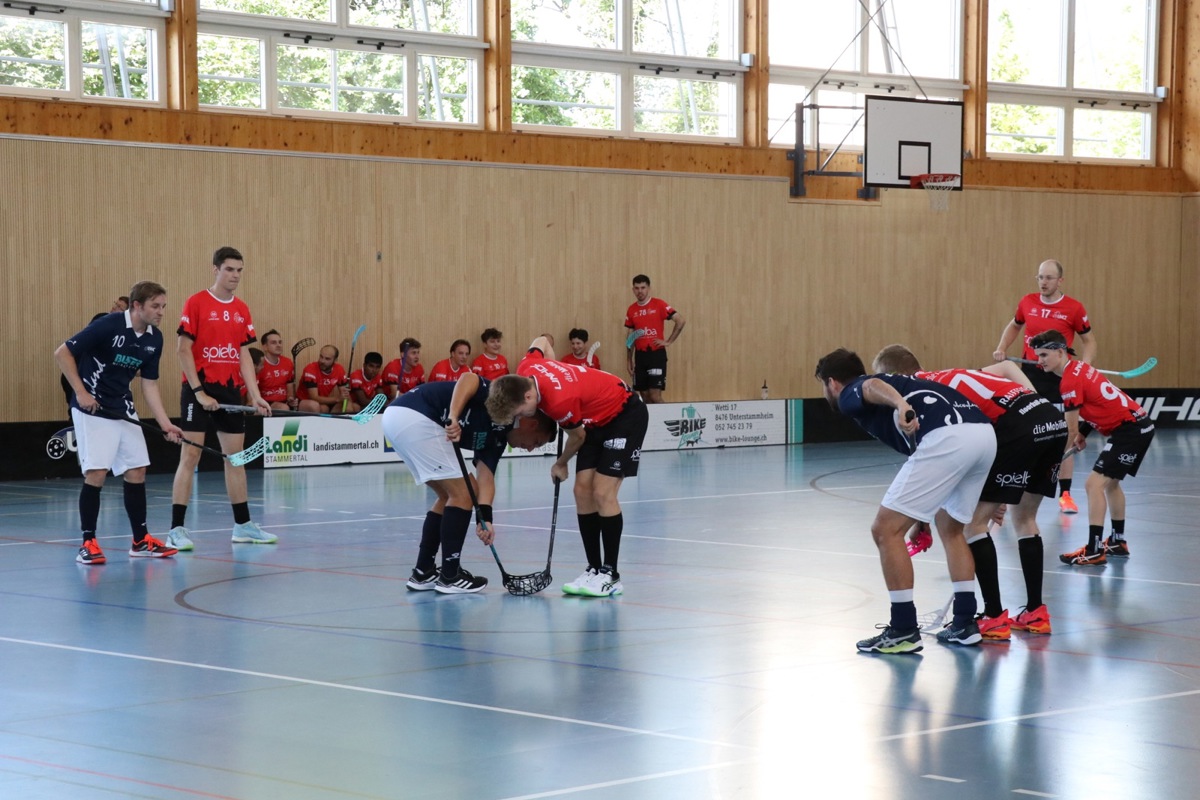 Der UHC Wyland (blau) musste sich auch Tägerwilen geschlagen geben.