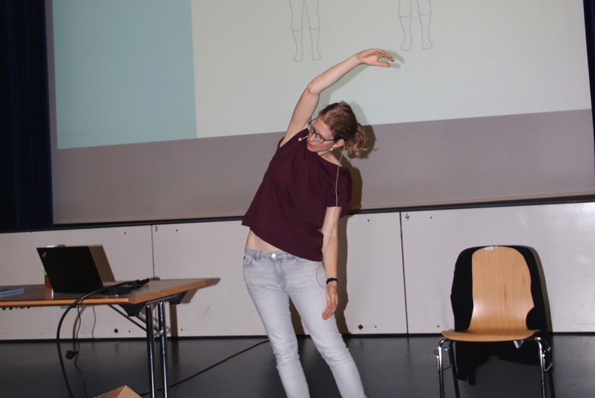 2407 13 Henggart Fachvortrag Rueckenschmerzen Romue Uebung5