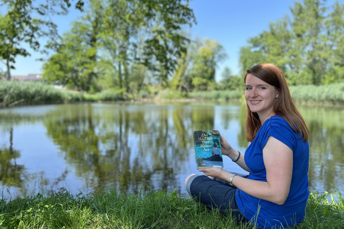 Nicht so blau wie der Blausee: Cornelia Zahner am Öliweiher in Marthalen