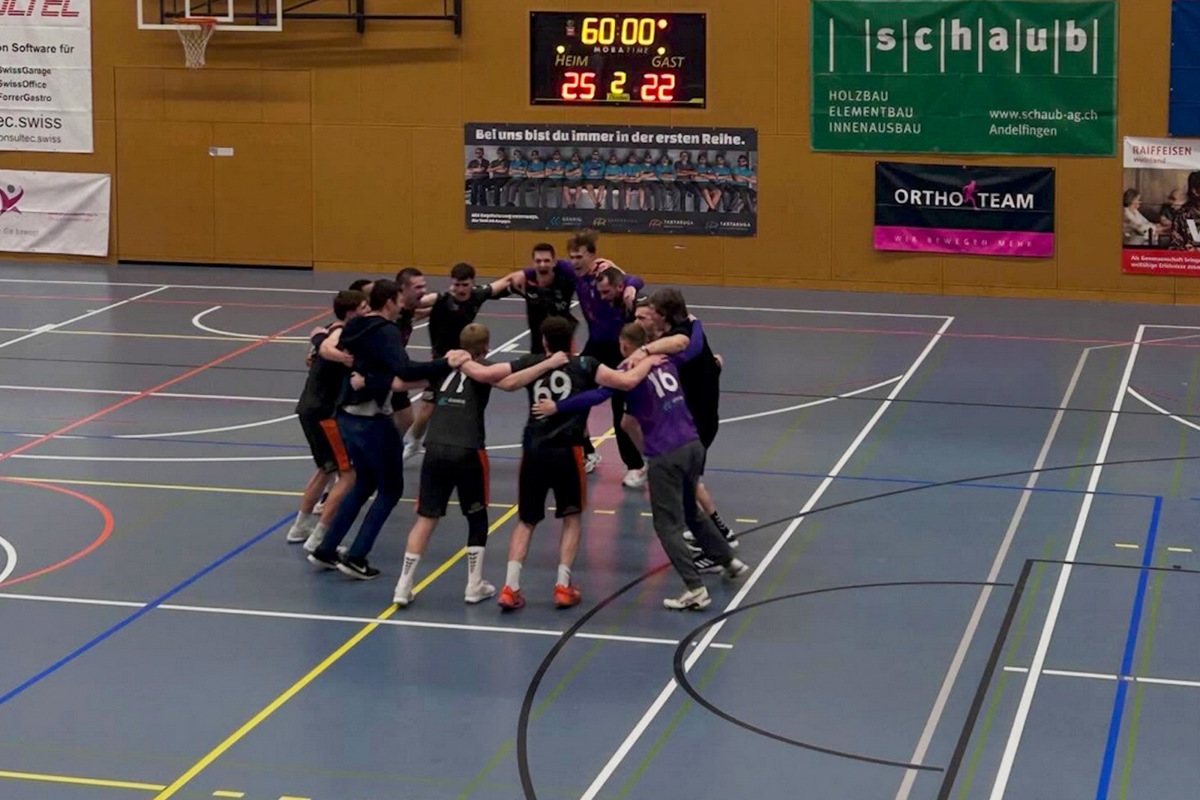 Freude beim HC Andelfingen: Er wurde Gruppensieger und spielt nun um den Aufstieg in die 1. Liga.