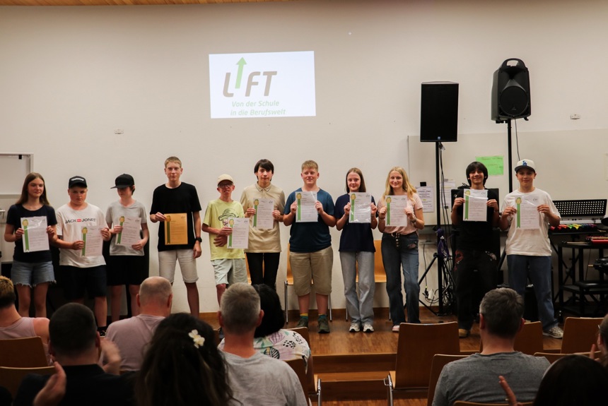 2905 11 Lift1 Com7
