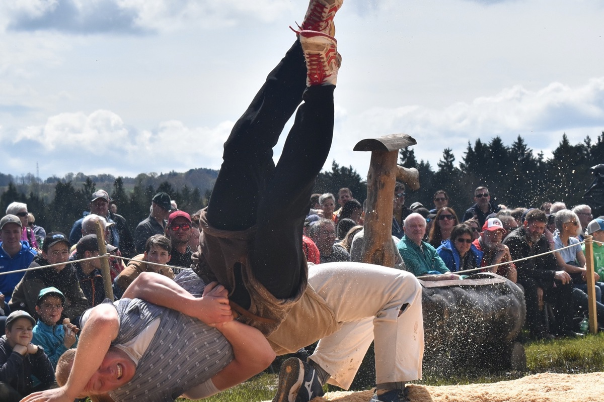 Philipp Lehmann (vorne) zeigte einen starken Wettkampf und landete am Ende auf dem zweiten Rang – auch wenn es in diesem Bild gerade nicht danach aussehen mag.