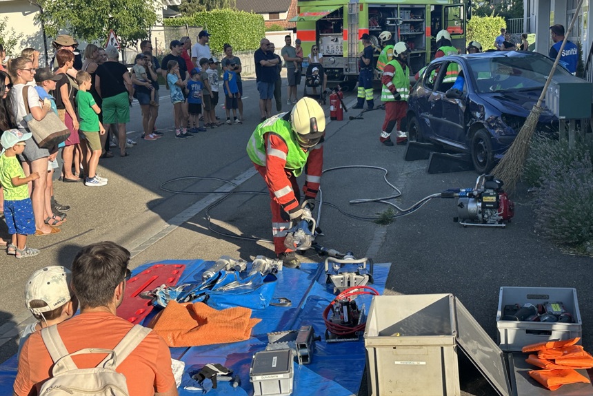 1407 1 Autounfall Bergung Uebung Sm1