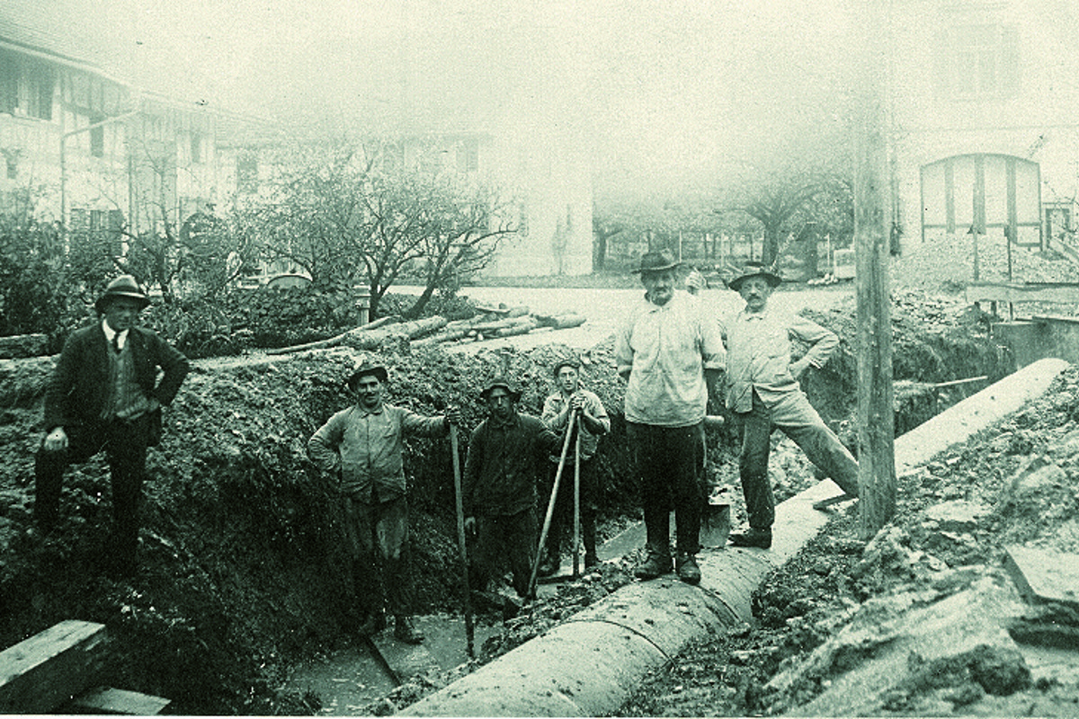 1924 wurde der Bach durch Oberneunforn in einer Röhre unter die Erde verlegt.