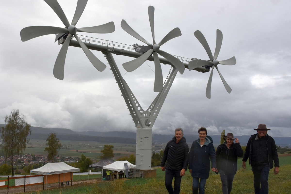 Wollen die dunklen Wolken über «Hans» hinter sich lassen: Hans und Annemarie Wepfer, Denise und Hans­ueli Graf.