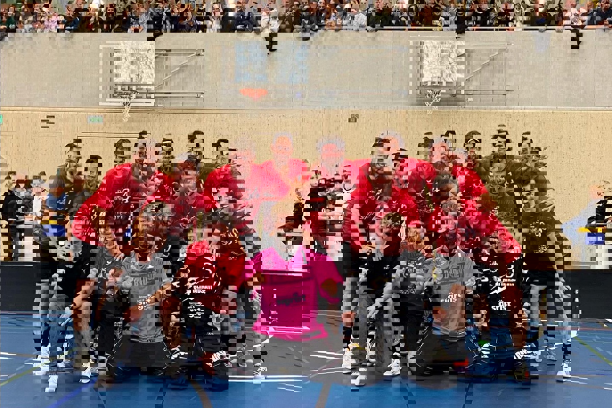 Grosse Freude im Team und beim eigenen Anhang: Traktor Buchberg-Rüdlingen gewinnt Spiel drei der Aufstiegsplayoffs zu Hause in der brandneuen Chapf-Halle und damit die Serie mit 2:1.