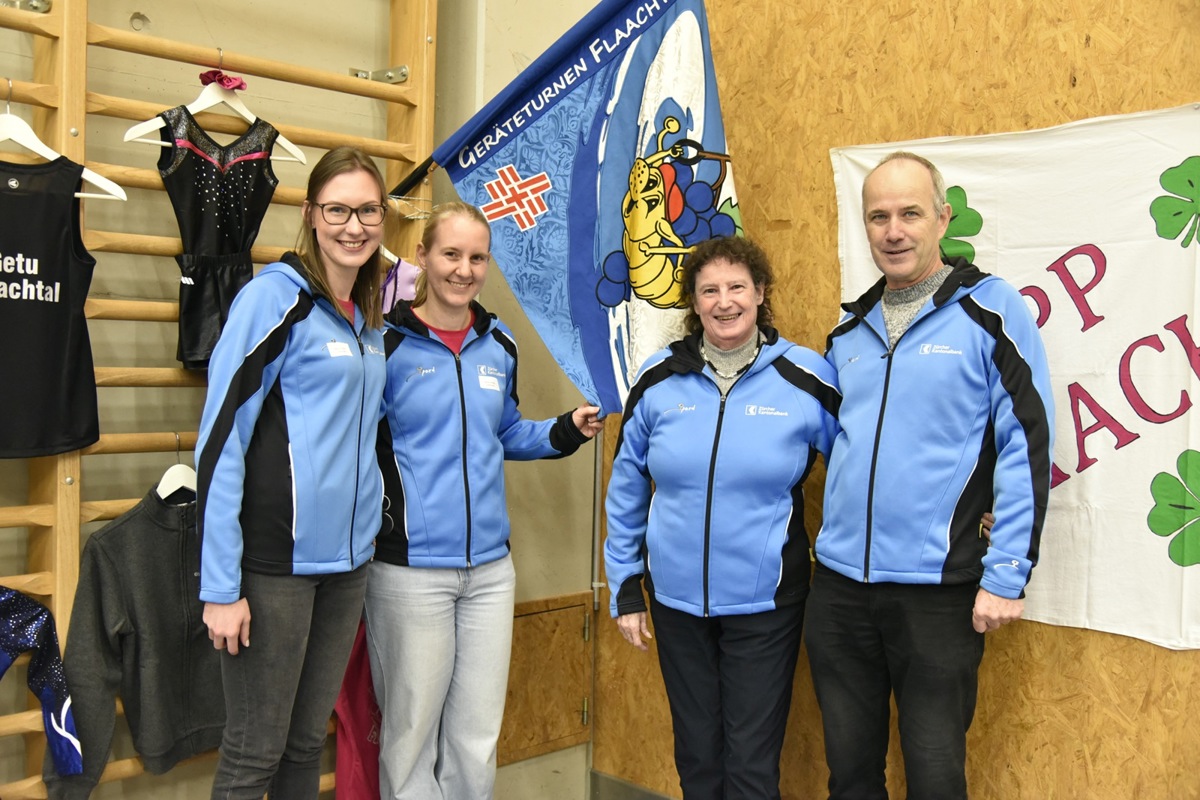 Nadine Locher und Denise Schaps (v.l.) übernehmen von Therese und Peter Lenherr die Leitung des Getu Flaachtal.