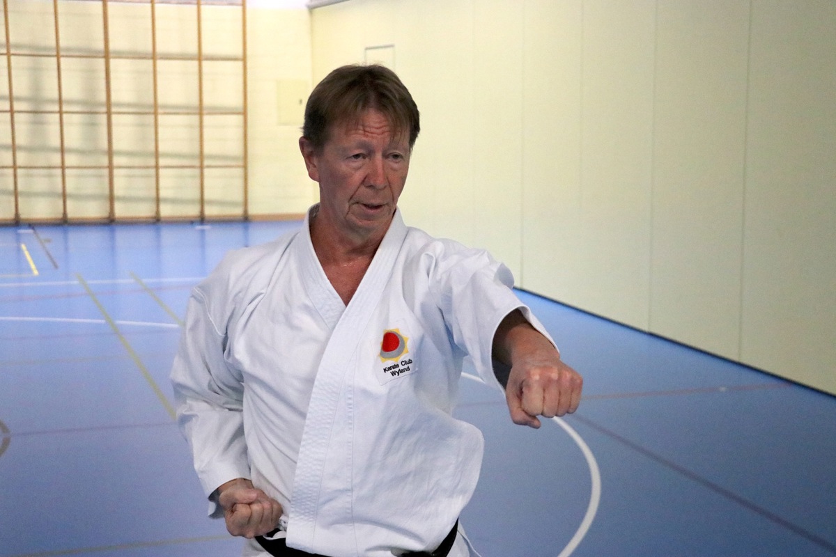 Für Urs Leutenegger ist Karate auch ein Ganzkörpertraining, um fit und gesund zu bleiben.