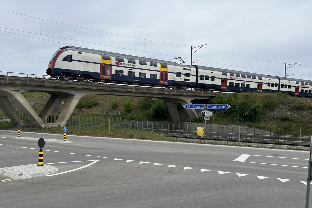 Von einer Reduktion der Tarifzonen hätten Pendlerinnen und Pendler im Weinland «keinen direkten Nutzen».