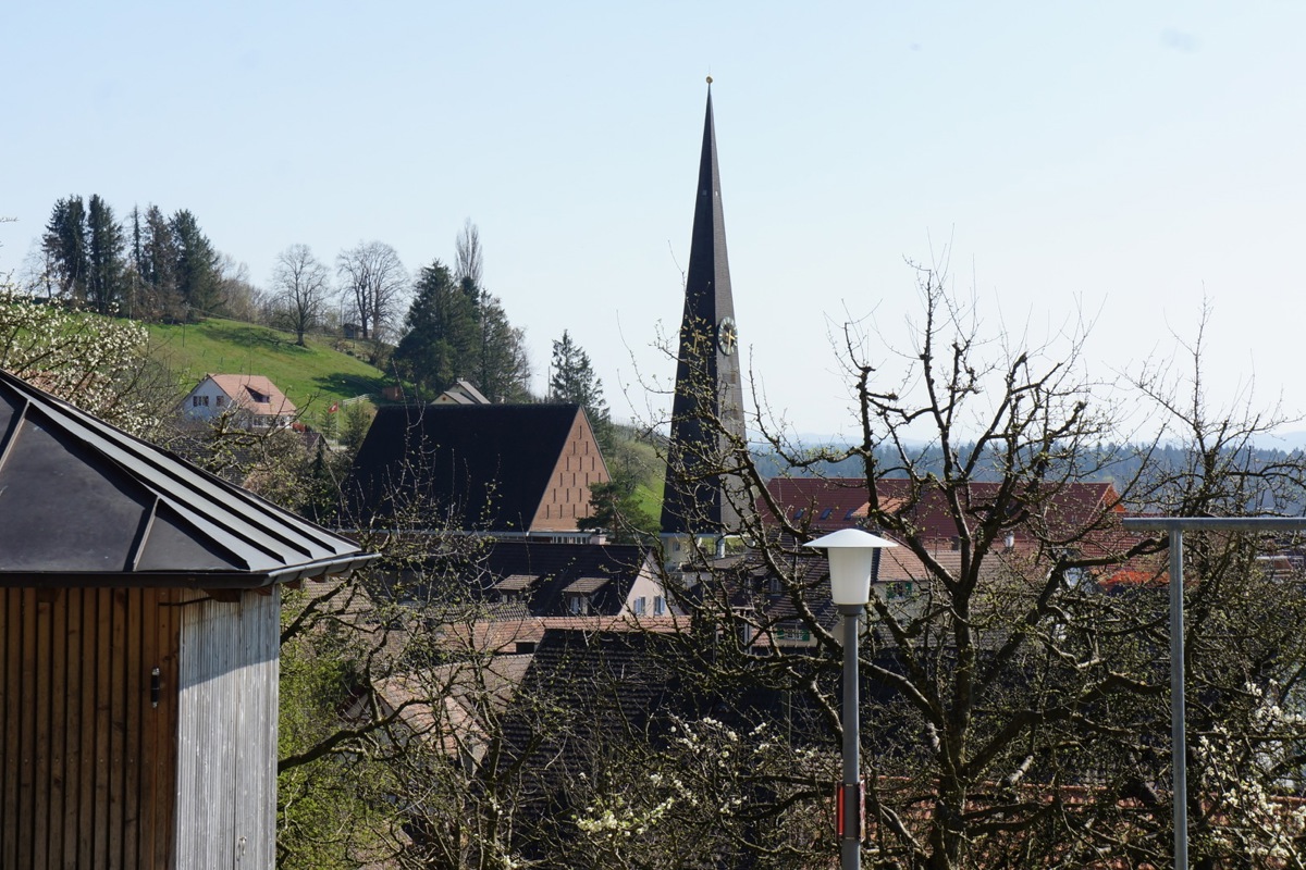 Trüllikon (im Bild), Benken, Marthalen, Ossingen, Rheinau und Truttikon bilden die Kirchgemeinde Weinland Mitte. 