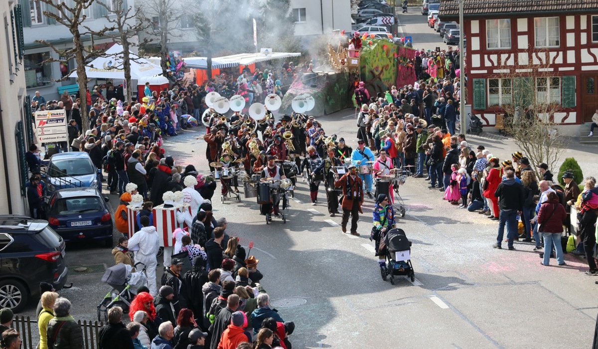 es-raucht-auf-der-landstrasse.jpg