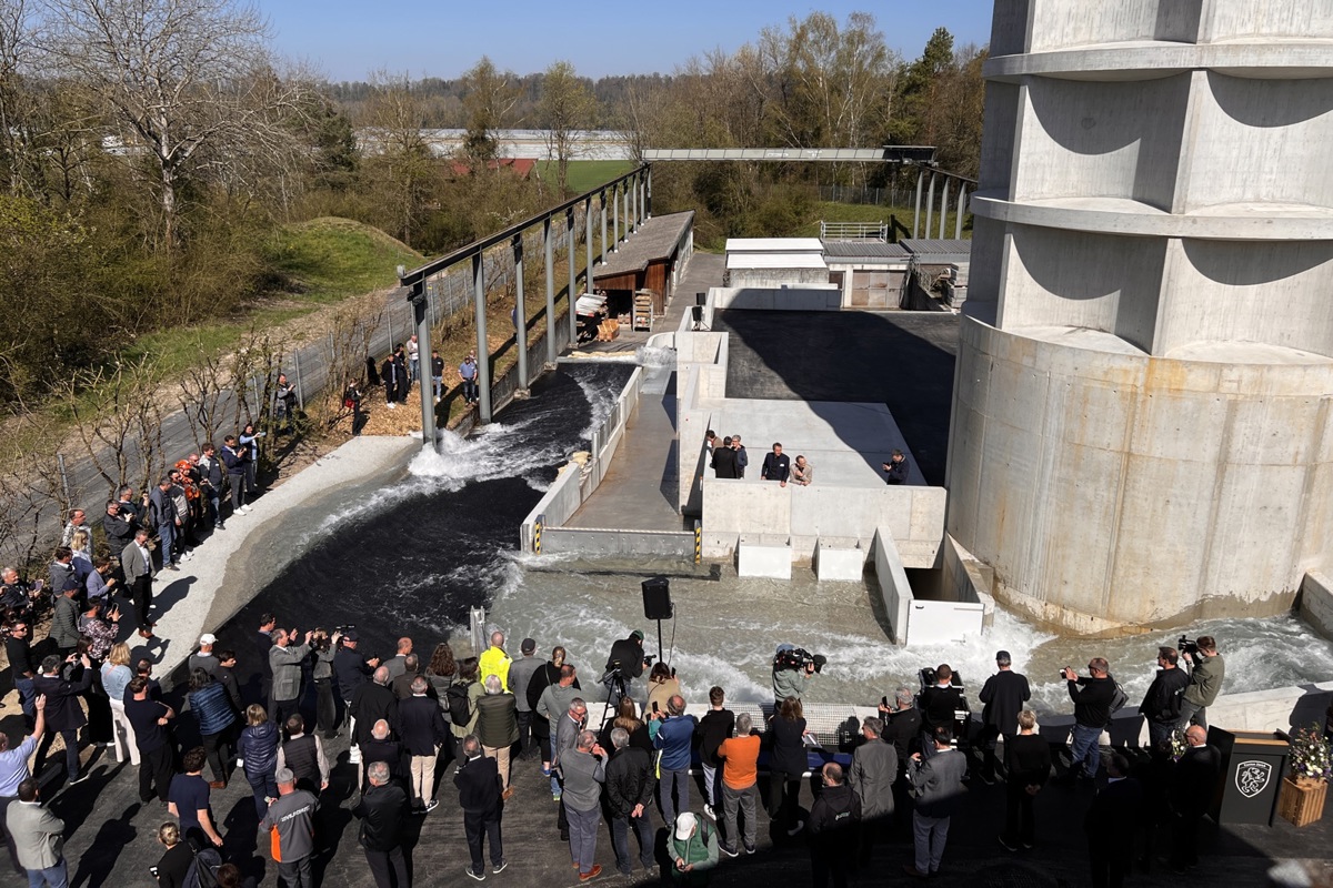 Auf Knopfdruck fliessen pro Sekunde 500 Liter Wasser aus dem Turm und können fünf Räume fluten. Das Wasser bleibt ein Jahr lang im Kreislauf.