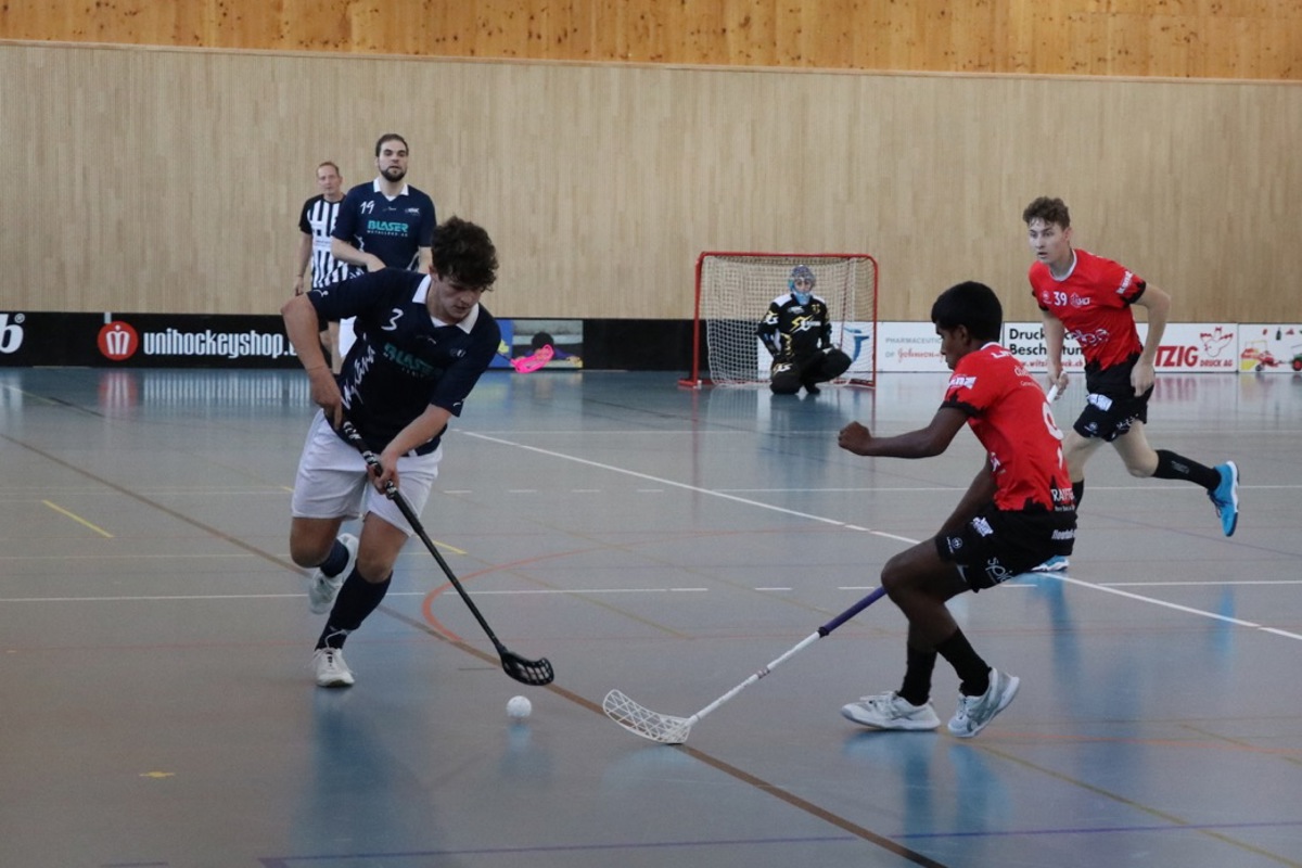 Der UHC Wyland (blau) ist im bevorstehenden Spiel gegen Appenzell auf Punkte angewiesen.