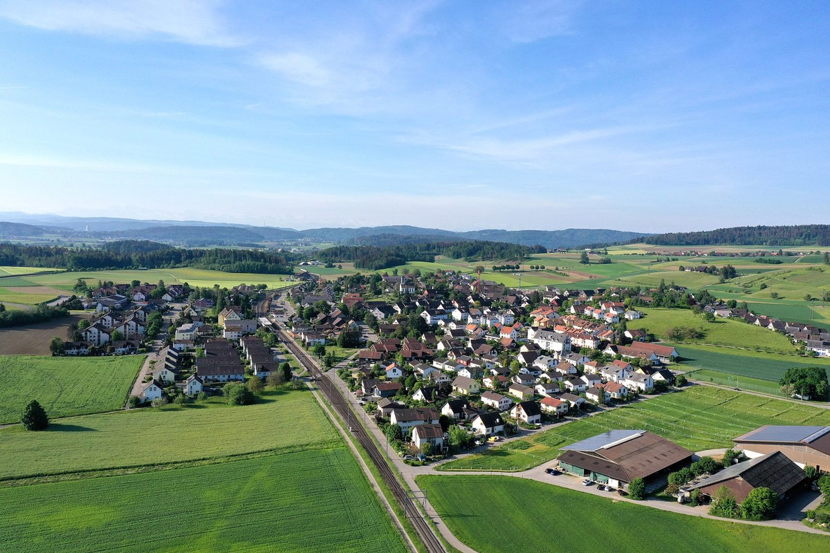 Henggarterinnen und Henggarter werden auch in den nächsten Jahren keine Steuererhöhung befürchten müssen. Die Gemeinde will erst ihr Finanzpolster abbauen.