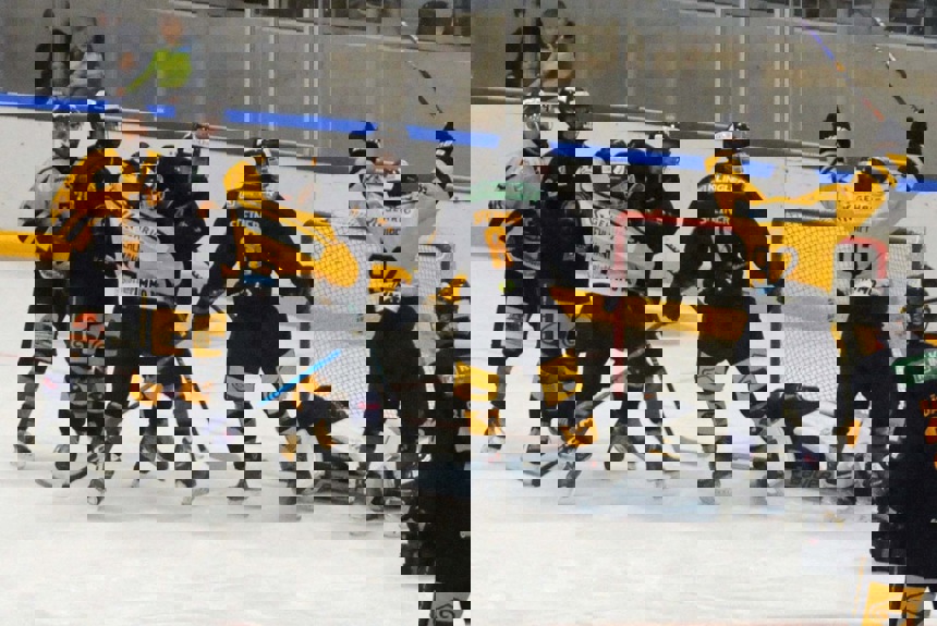 2810 9 Eishockey Zvg16 2810 9 Eishockey Zvg16