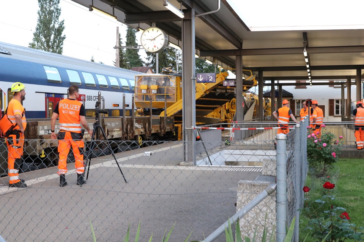 Beim Transfer des Bauzugs von Henggart nach Winterthur passierte der Unfall. Fehler waren aber schon in der Schicht davor gemacht worden – drei Personen wurden wegen Fahrlässigkeit per Strafbefehl verurteilt.