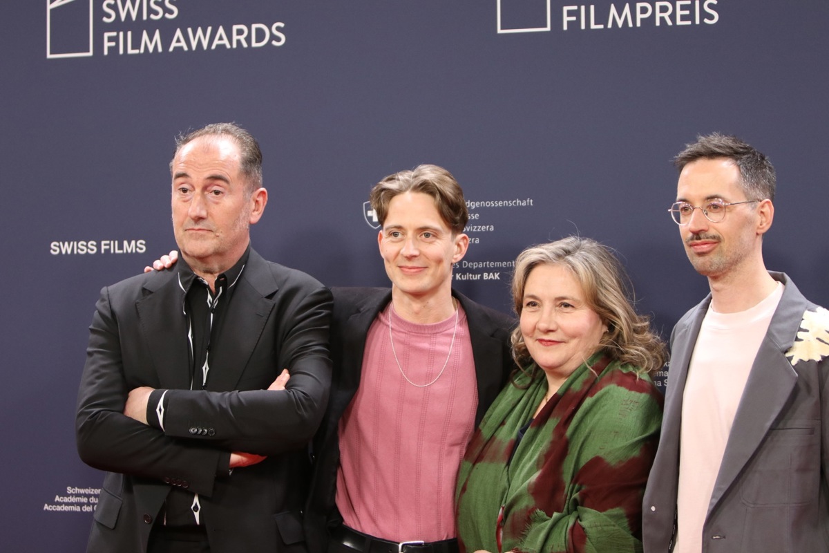 Sie bildeten die schaurige Familie für das Bagger Drama und waren alle für einen Filmpreis nominiert (von links): Phil Hayes und Vincent Furrer als beste Darsteller, Bettina Stucky als beste Darstellerin und Regisseur Piet Baumgartner für das beste Drehbuch.