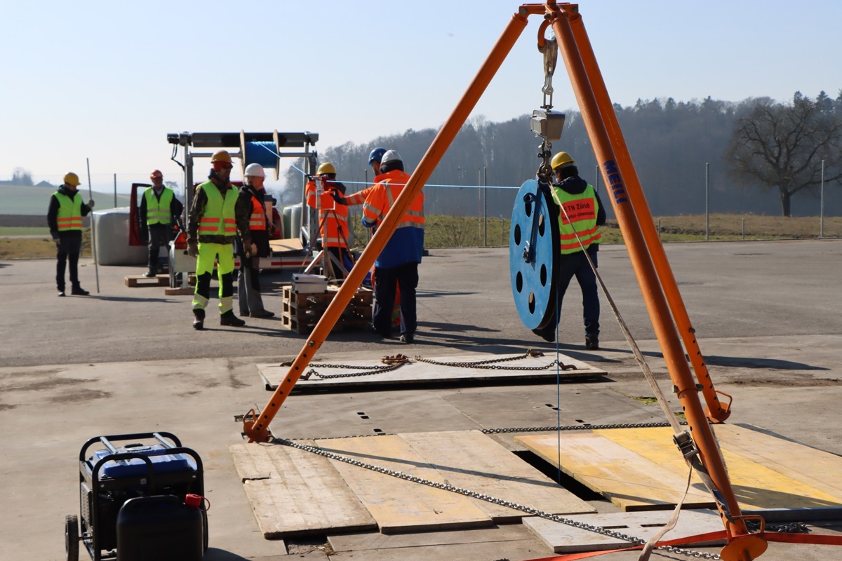 Die ETH Zürich untersucht, ob sich CO₂ durch ein stillgelegtes Bohrloch in Trüllikon sicher im tiefen Untergrund speichern lässt.