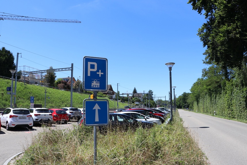 1207_5_andelfingen-parking_hay1.jpg