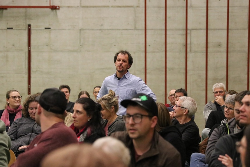 1003 Truellikon Schulpraesident1