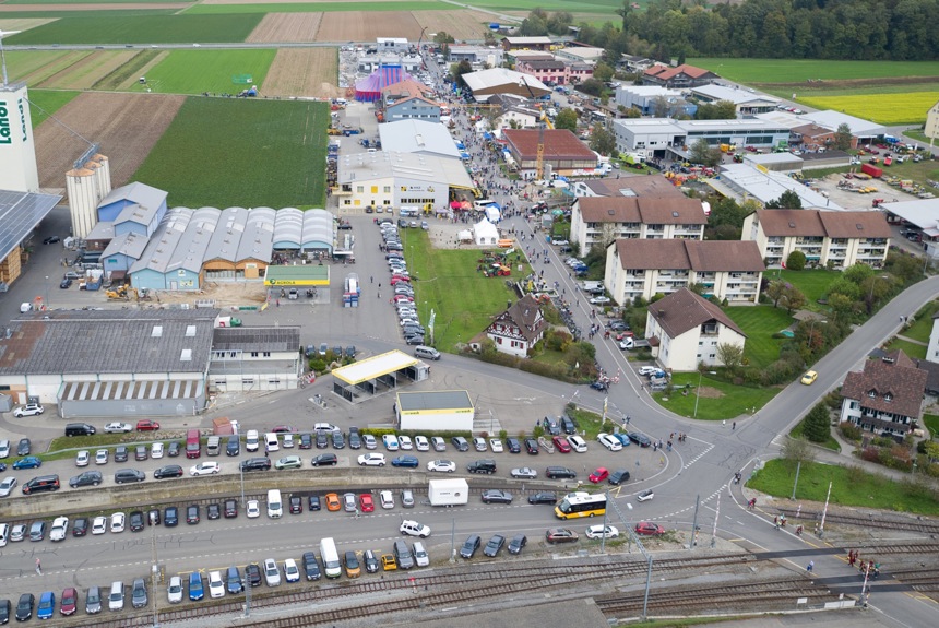 3110 11 Marthalen Gewerbeschau 2017 Archiv27