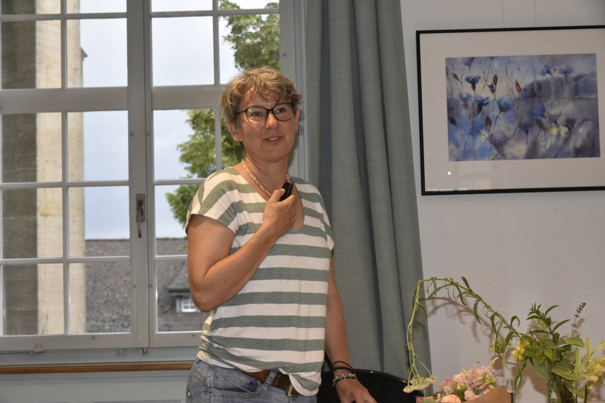 Barbara Bütikofer referierte über verschiedene Kräuter.