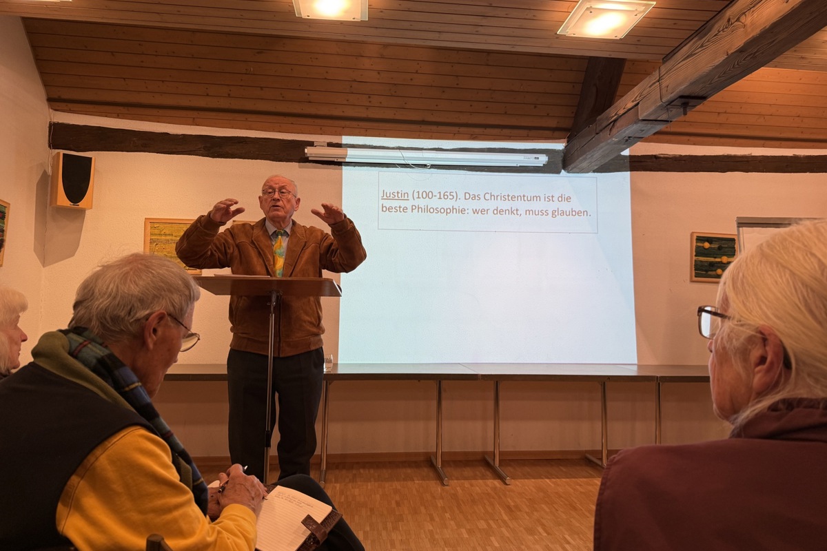 Kirchengeschichtsprofessor Armin Sierszyn erklärte, wie es zum Bekenntnis von Nicäa kam und was dies für den christlichen Glauben bedeutet.