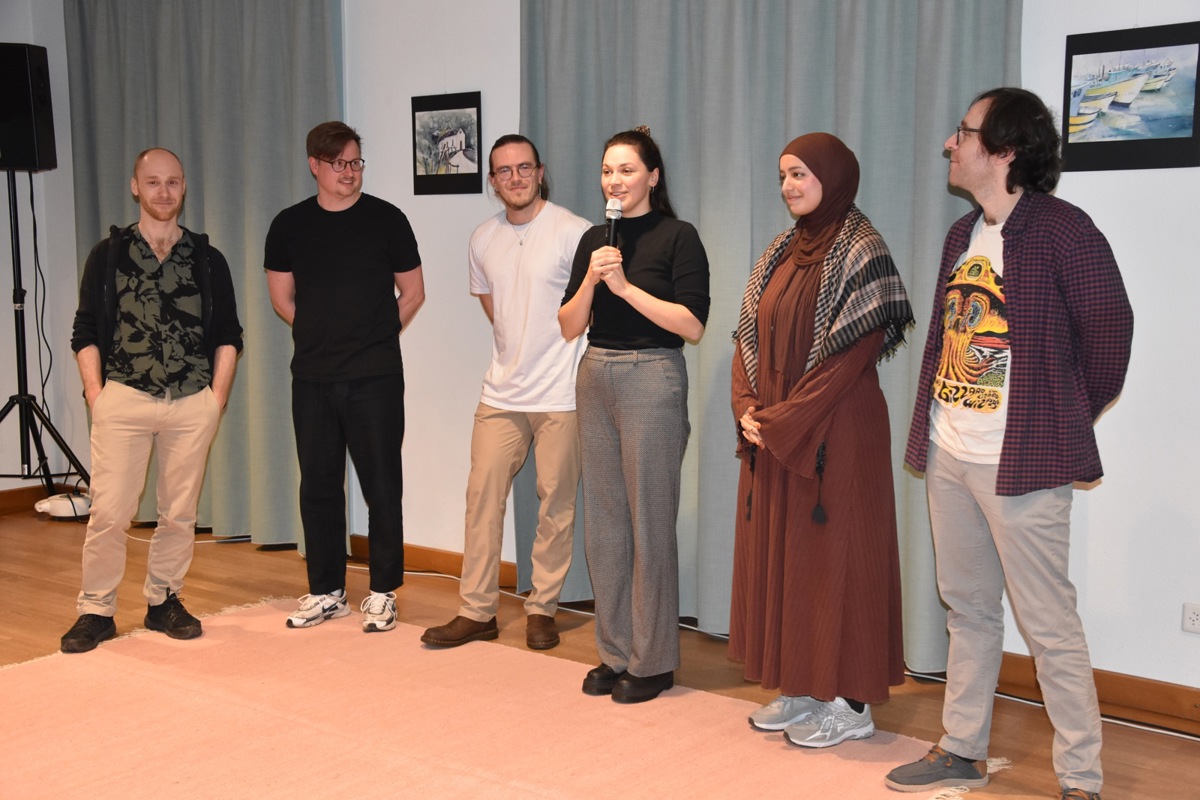 Mit ihrem Provinz Slam sorgten die Akteure für einen lustigen Abend (von links): Lukas Becker (Moderation), Florian Winters, Joël Perrin, Gina Walter, Achoaq Cherif, Remo Zumstein.