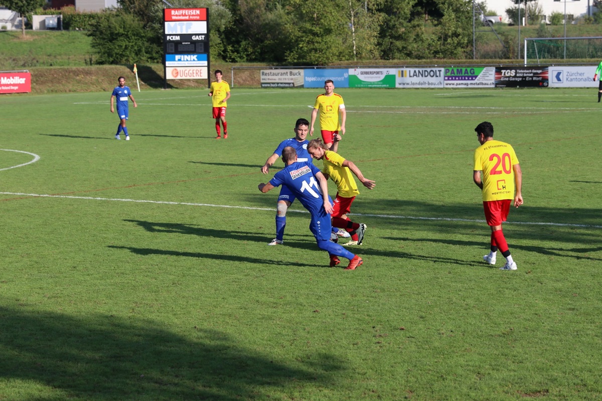 Stammheim (in Gelb) und Marthalen (hier im Direktduell Anfang Saison) beenden die Hinrunde jeweils siegreich.