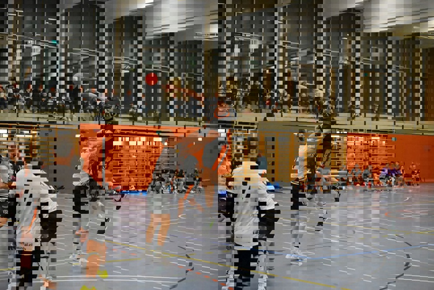 1004 11 Handball Archiv2