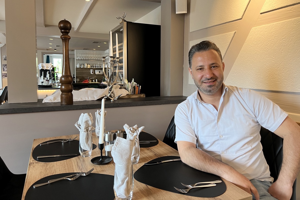 Wirt Haci Coban kocht selber – er hat den «Hirschen» übernommen und öffnet ab 15. Mai.