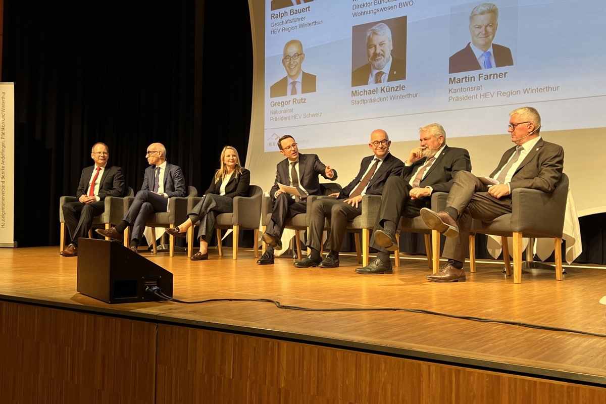 Die Expertenrunde auf dem Podium (von links): Ralph Bauert, Martin Tschirren, Nicole Barandun, Moderator Matthias Baumberger, Gregor Rutz, Michael Künzle und Martin Farner.