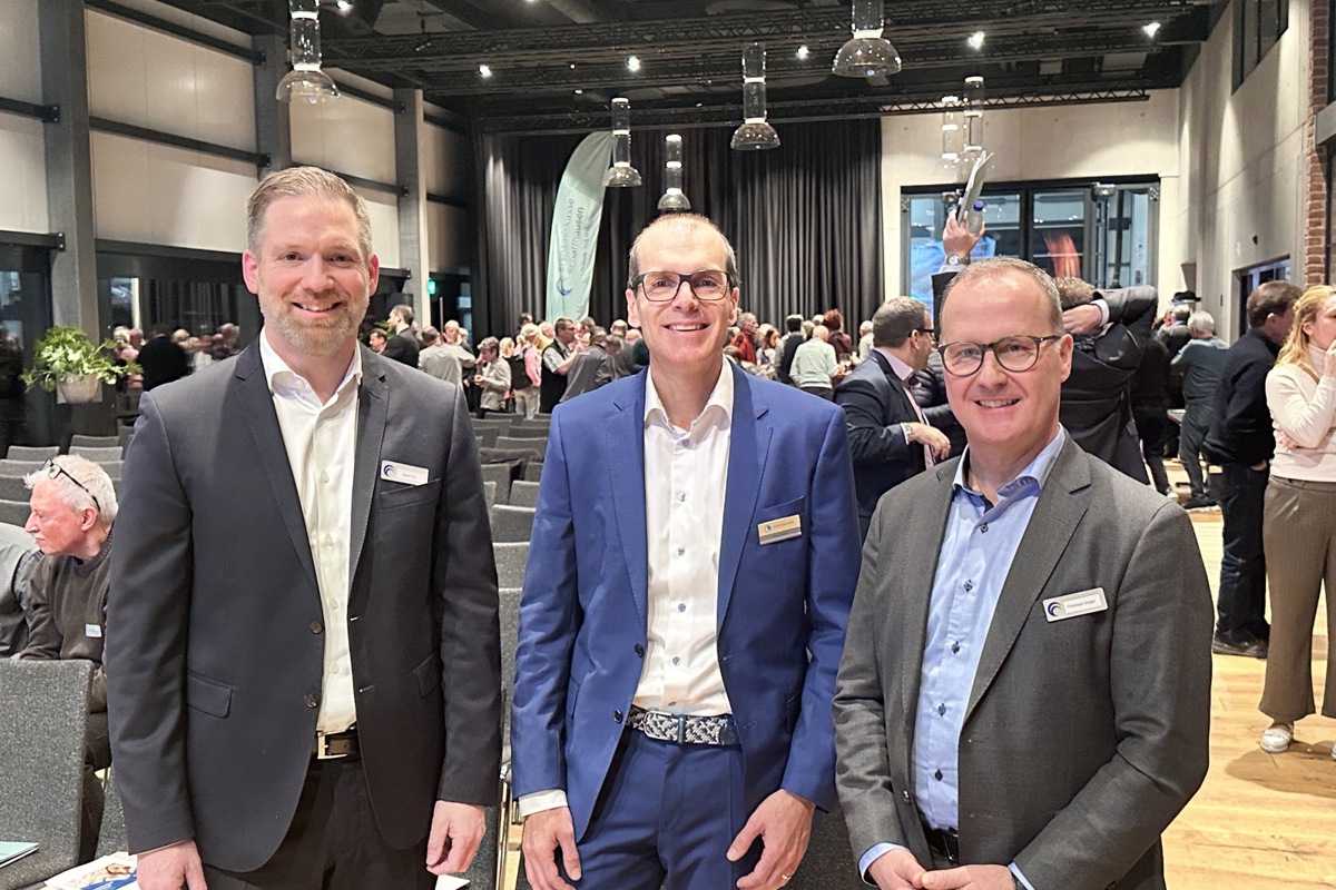 Der Schlafprofi Jens Mayer (Mitte) und die EKS-Banker Stefan Leu (l.) und Christoph Singer boten den Gästen informative Kurzvorträge. 