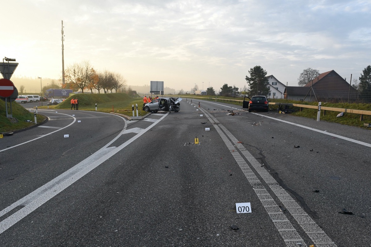 Ein Mitfahrer im silbergrauen Fiat bezahlte die Ungeduld des Lenkers mit seinem Leben.