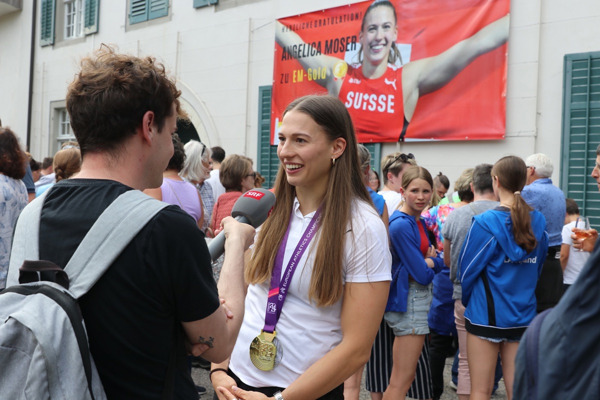 Angelica Moser beim Empfang in der Heimat nach ihrem EM-Sieg.