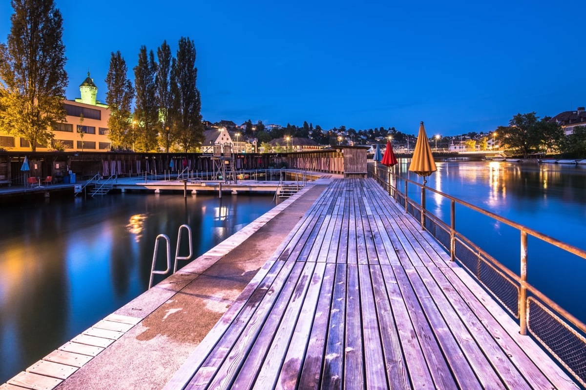 Die älteste Flussbadeanstalt Europas? In ihrer Sommerserie geht die «Andelfinger Zeitung» an