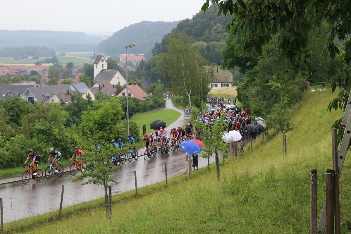 Nach dem Start in Stammheim führte die Tour de Suisse 2018 nach Berg am Irchel – diesen Aufstieg müssen auch die WM-Fahrer 2024 bewältigen.