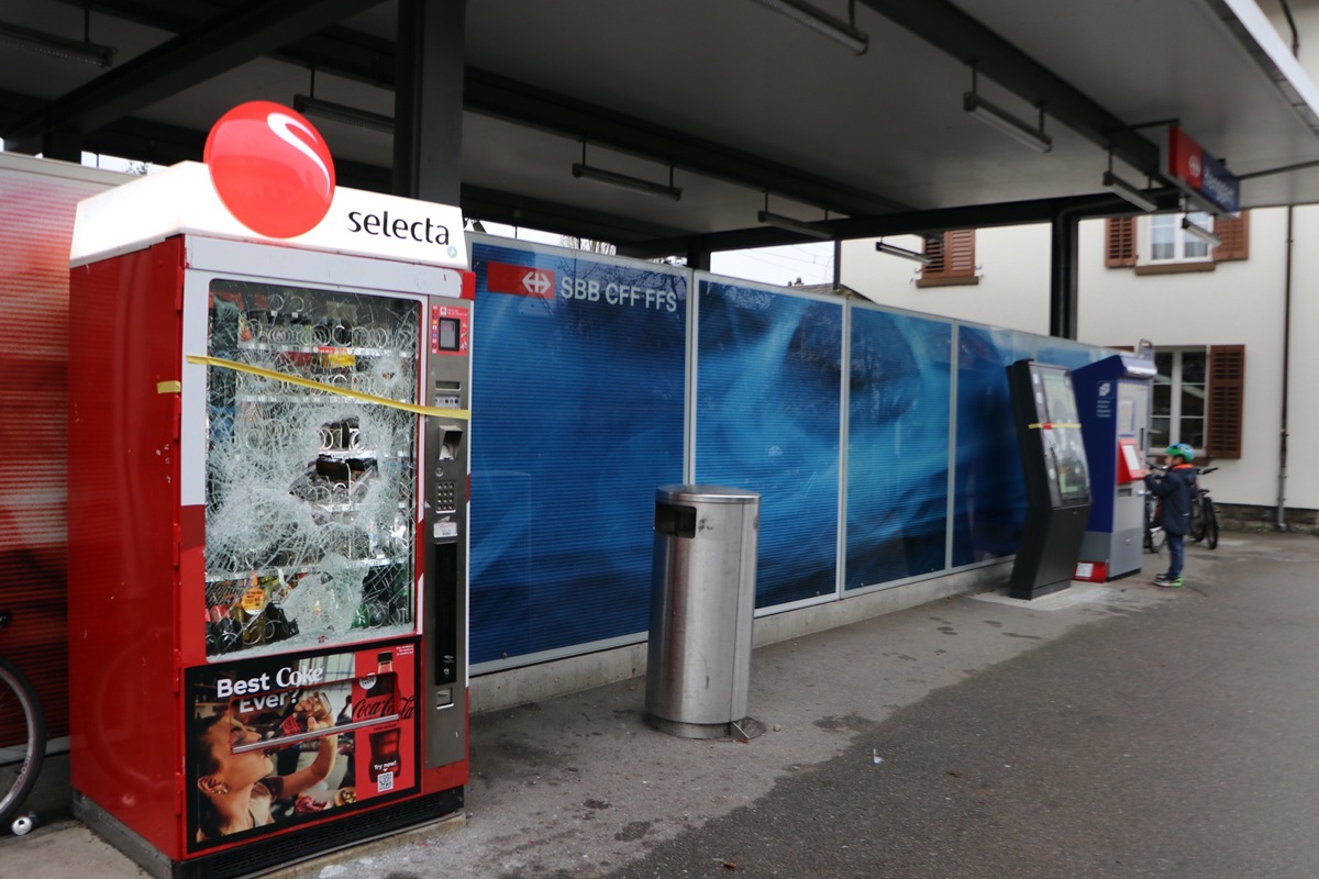 Am Bahnhof Henggart waren am Wochenende Vandalen am Werk. Ihnen drohen saftige Strafen