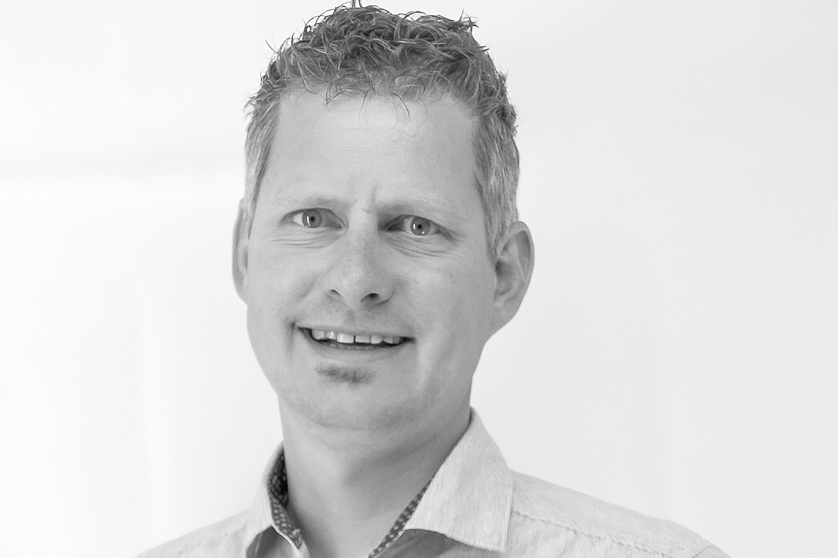 Erwin Moser High Ausschnitt 22