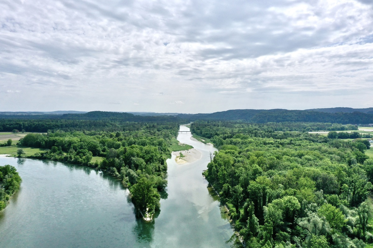 In den Thurauen fliesst die Thur in den Rhein. In beiden Flüssen ist die Wasserqualität gut.