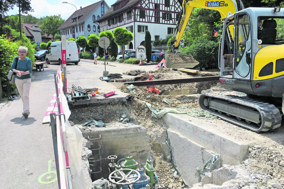 Die Leitungen im alten Schacht sind freigelegt